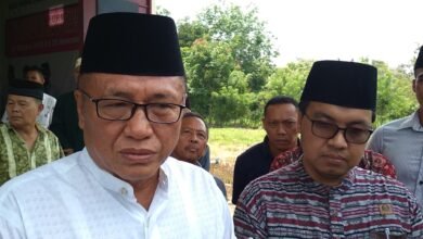 Akisropi Ayub dan Baikuni Anwar Mathir